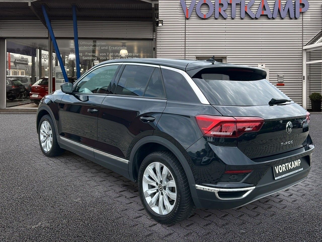 Volkswagen T-Roc Sport - Samsaru's Car Outlet
