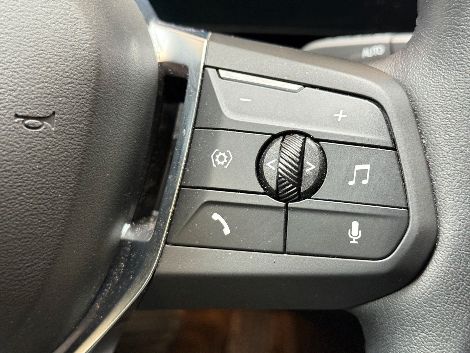 BMW X1 23d xDrive xLine - Samsaru's Car Outlet