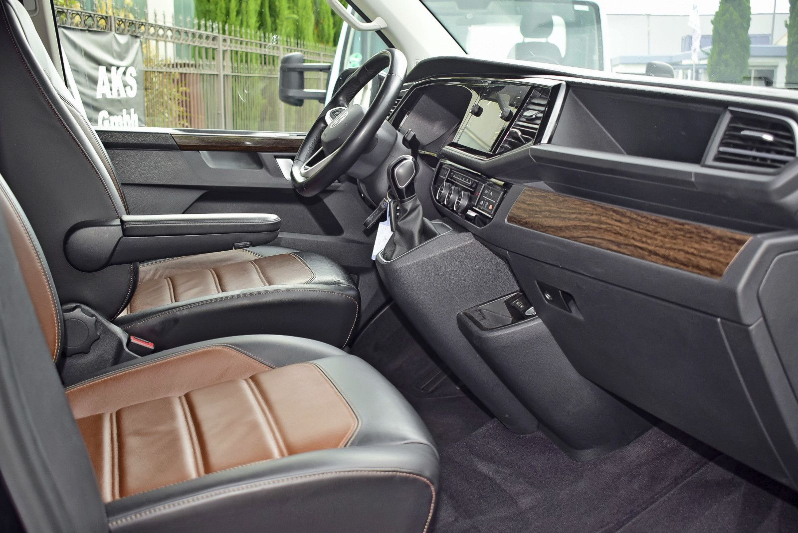 Volkswagen VW T6.1 Multivan - Samsaru's Car Outlet