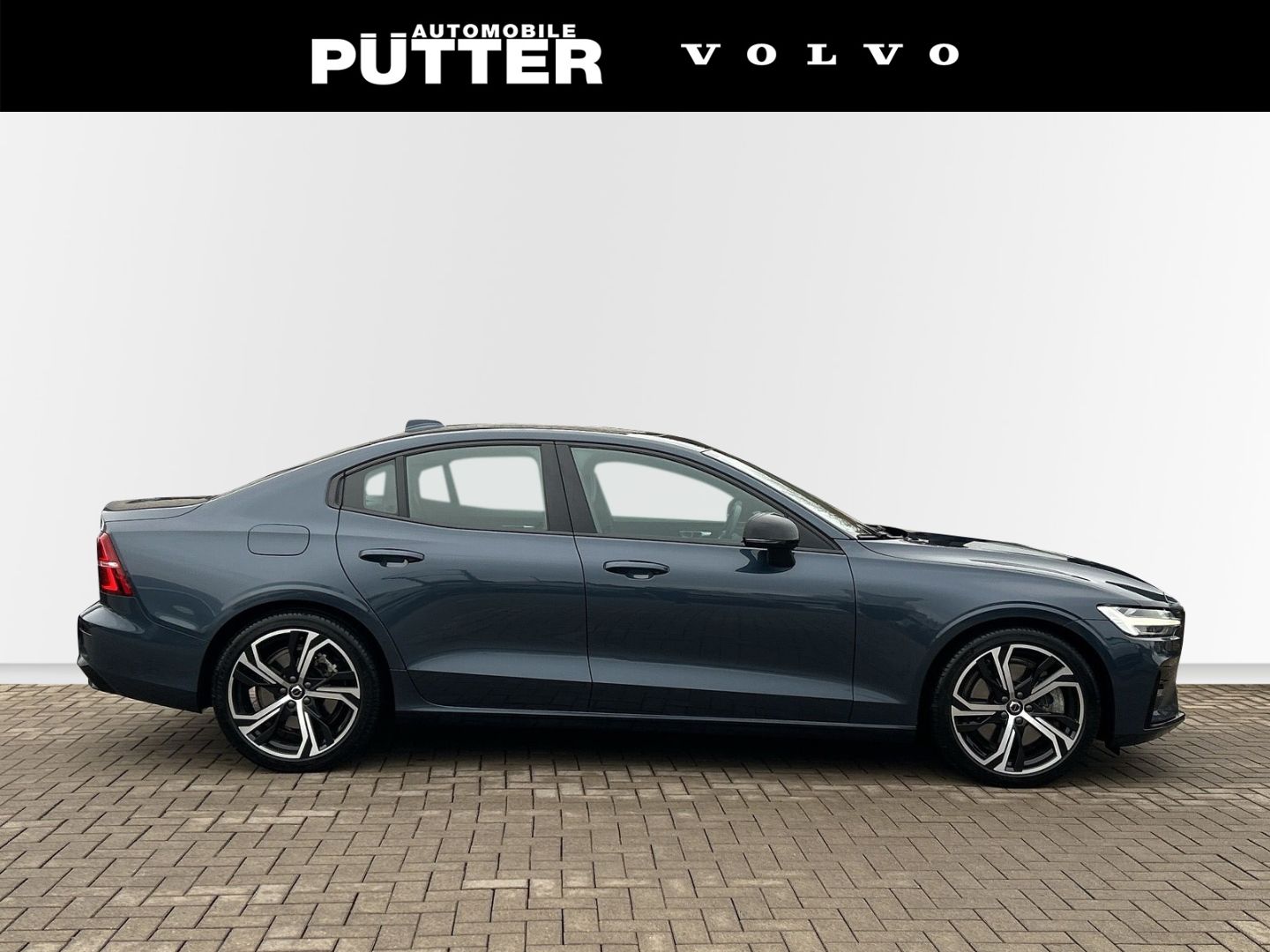 Volvo S60 B5 Benzin AWD Ultimate Dark 19'' AHK Harman