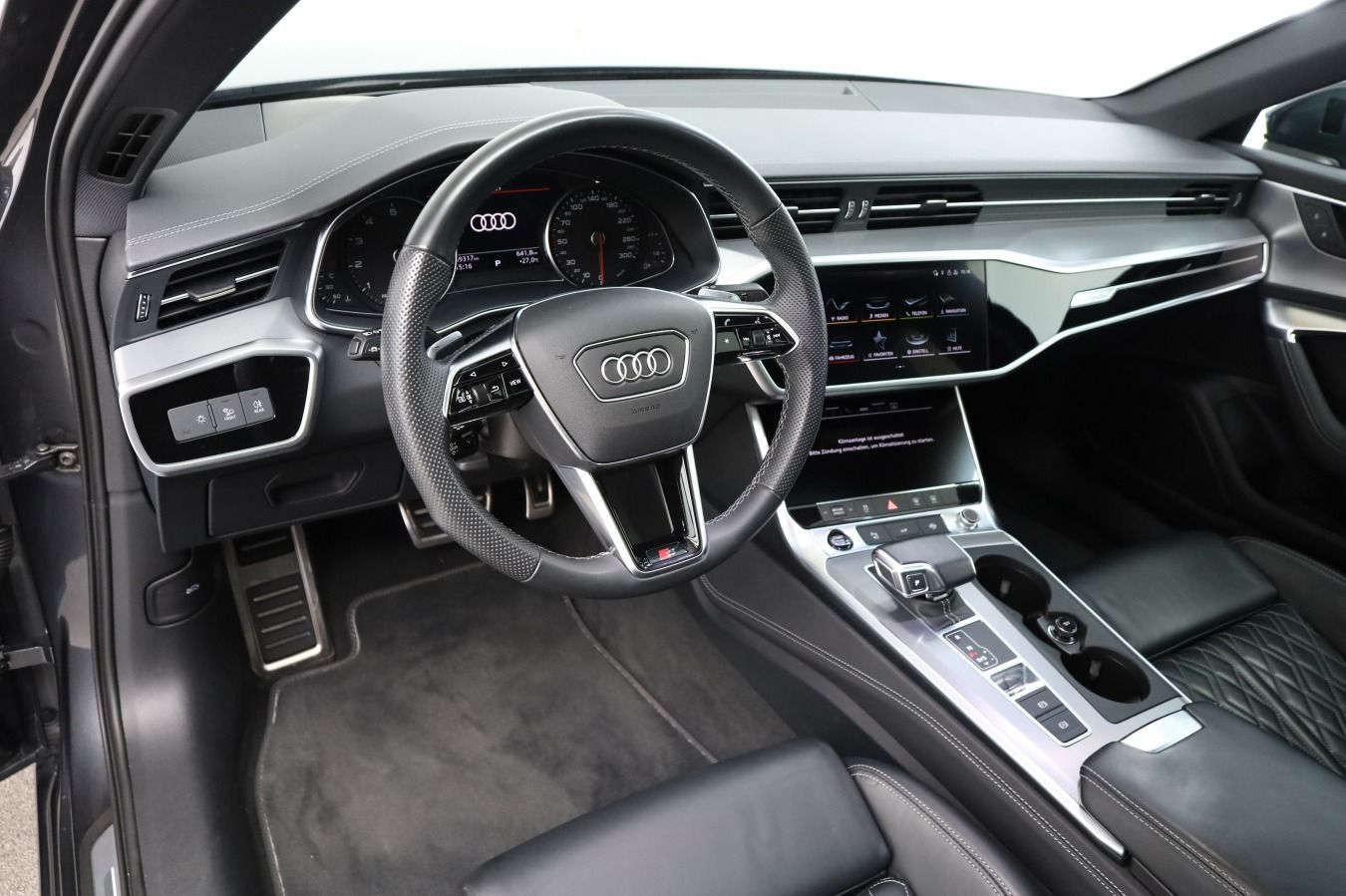 Audi A6 Limousine 55 TFSI S line - Samsaru's Car Outlet