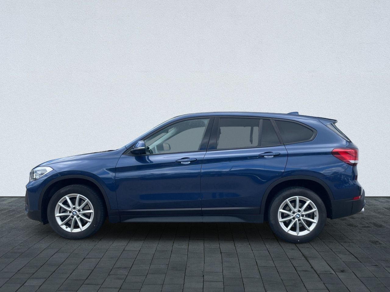 BMW X1 xDrive 20iA Advantage - Samsaru's Car Outlet