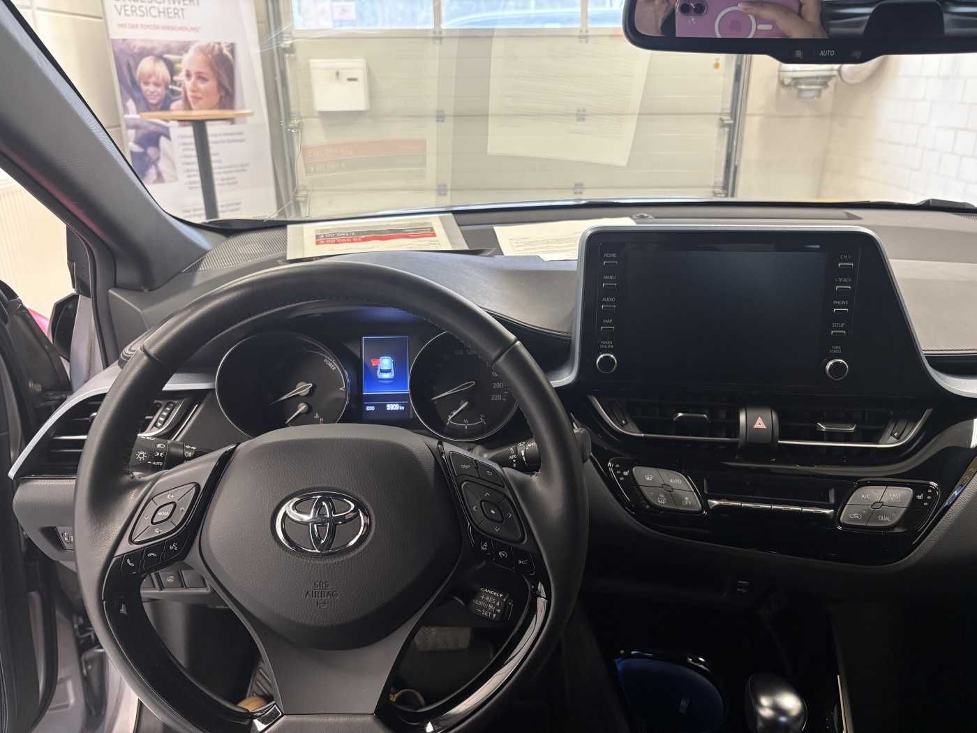 Toyota C-HR Hybrid - Samsaru's Car Outlet