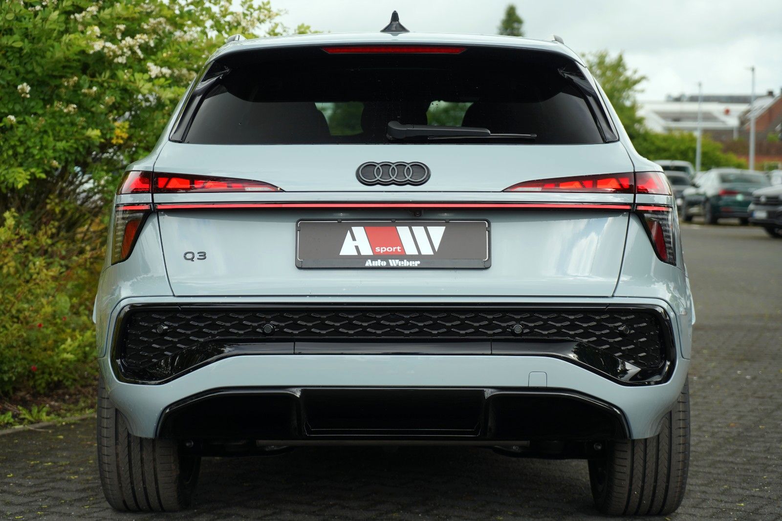 Audi Q3 SUV e-hybrid AHK S-LINE PANO TECH PRO MATRIX