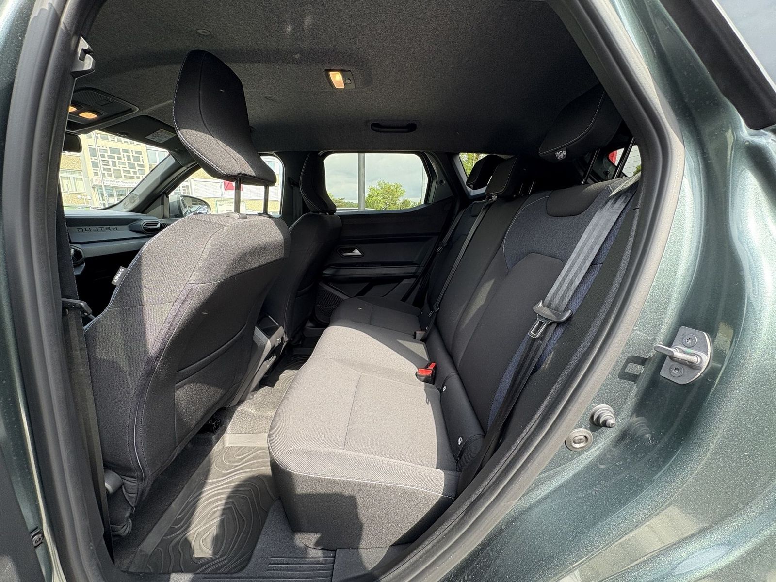 Dacia Duster III Hybrid 140 Journey - Samsaru's Car Outlet