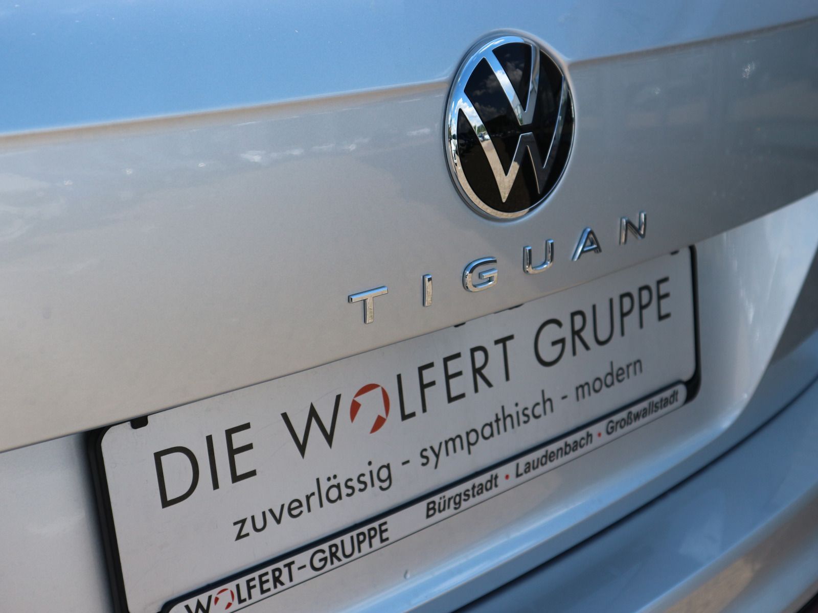 Volkswagen Tiguan R-Line 2.0 TDI 4M DSG AHK BlackStyle PANO