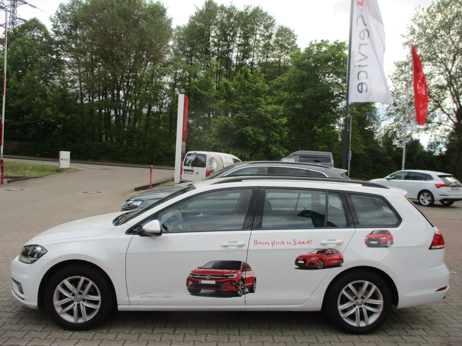 Volkswagen Golf VII Variant DSG - Samsaru's Car Outlet