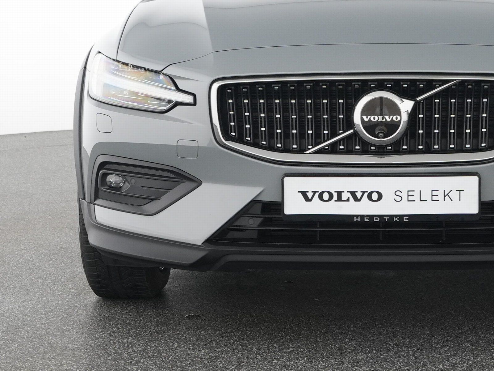 Volvo V60 CC B4 AWD Plus SONDERFINANZIERUNG 1,99%*