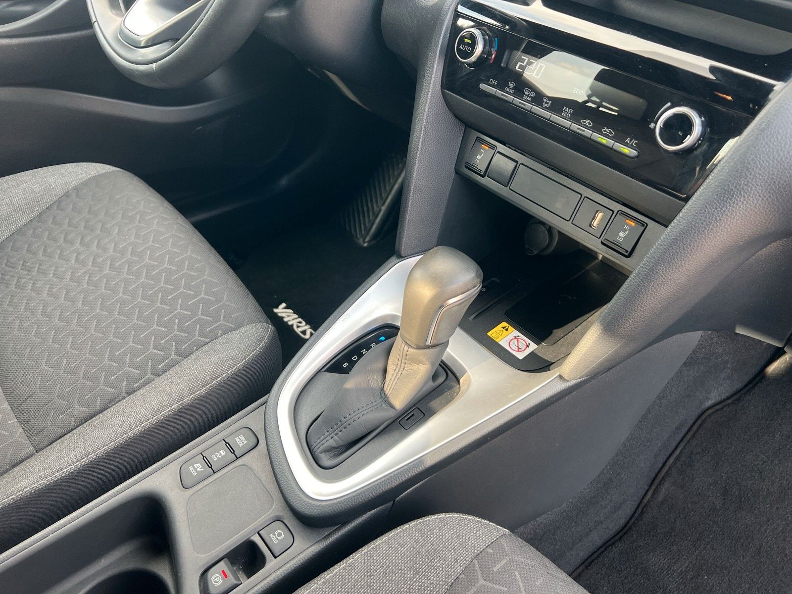 Toyota Yaris Cross 1.5 Hybrid Team D *SAFETY-P.*WINT