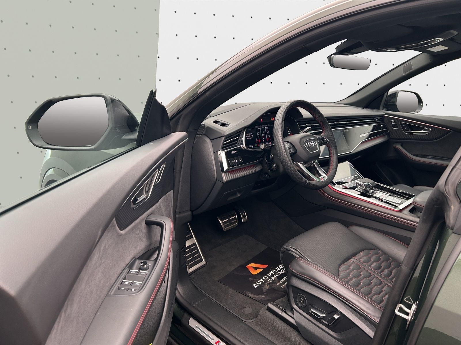 Audi RS Q8*Keramik*305 km/h*B&O*HUD*Pano*Standh*Matri