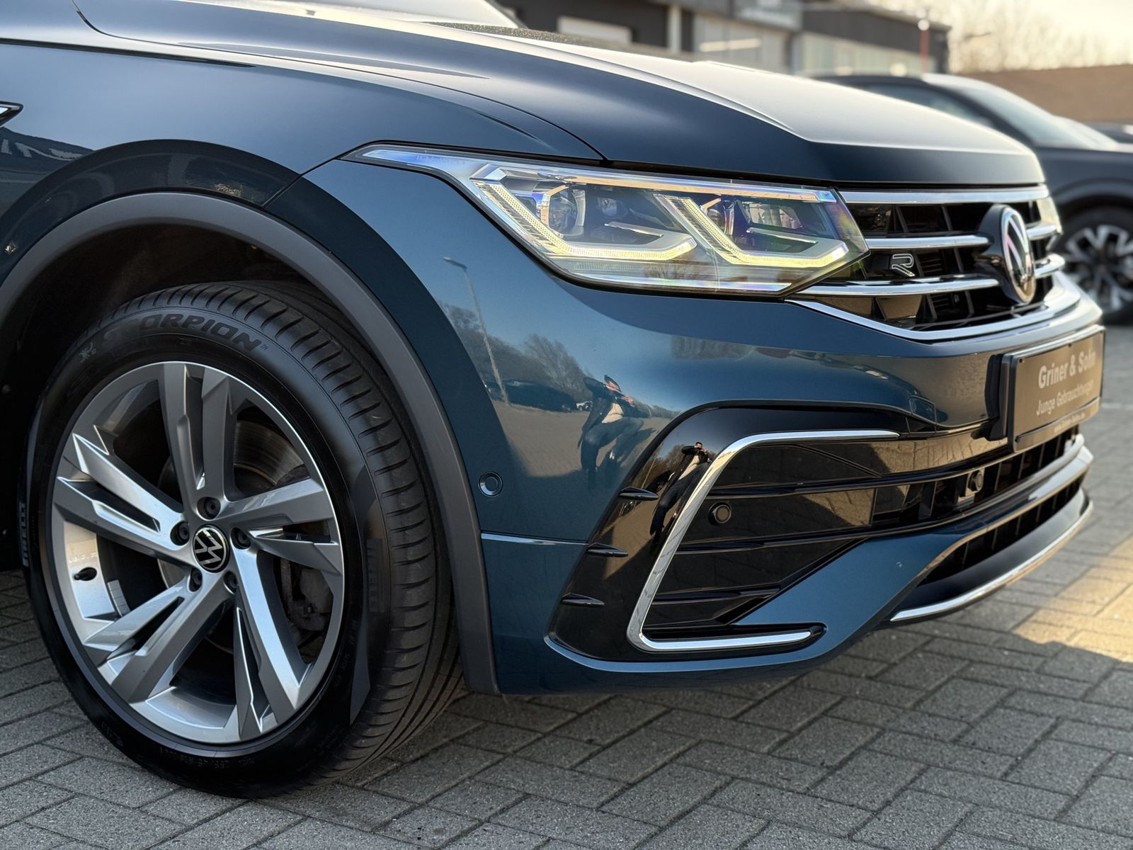 Volkswagen Tiguan R-Line 4-Motion,Pano,AHK,R-Kam,Matrix,ACC