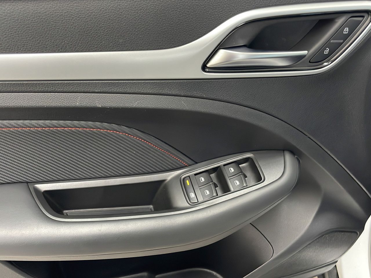 MG ZS Luxury Bluetooth Navi LED Klima Einparkhilfe