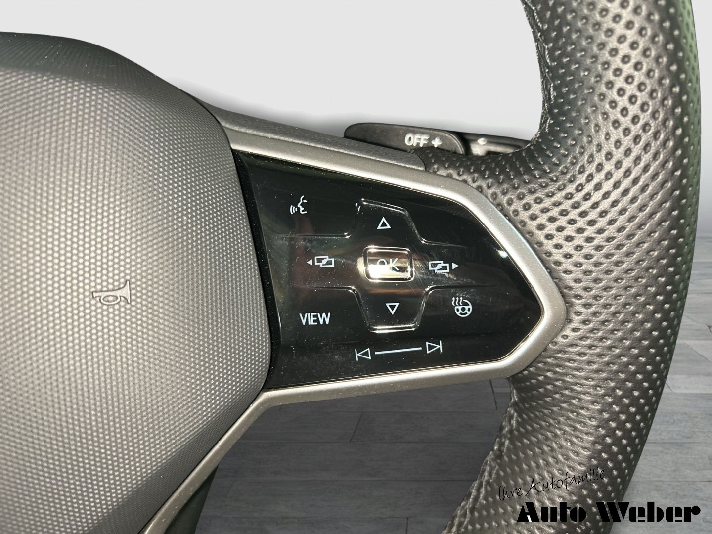Volkswagen Touareg V6 4Motion R-Line - Samsaru's Car Outlet