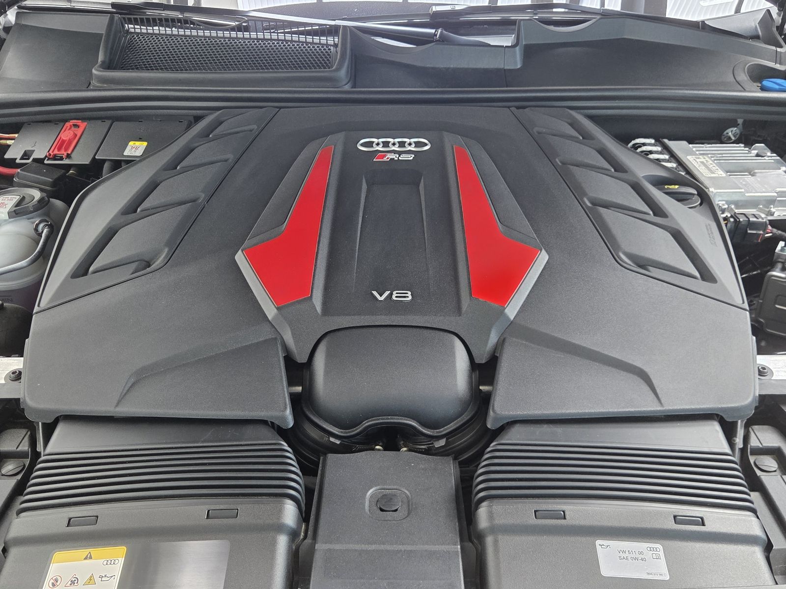 Audi RSQ8 Sportabgas AHK Standhzg. Black+ RS-Design