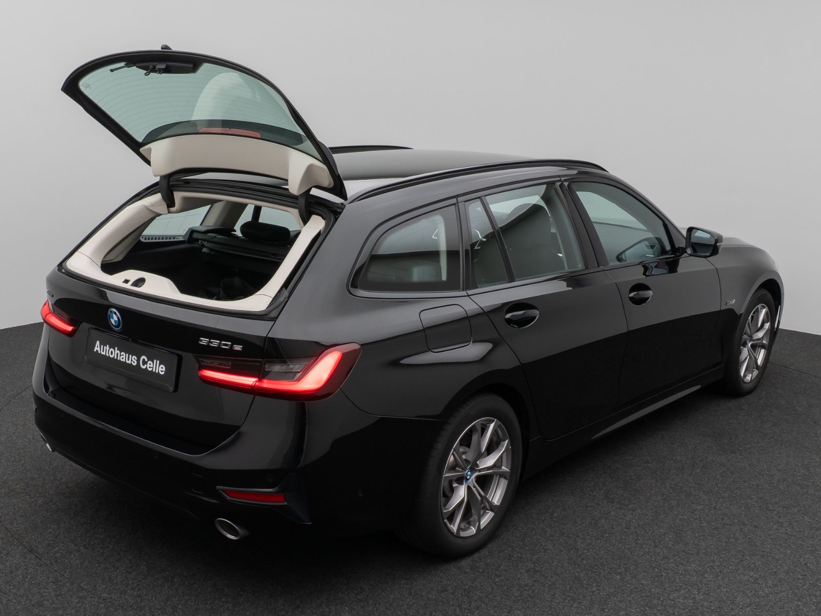 BMW 330e xD Sport Line 360°DAB Stop&Go LED Alarm AHK