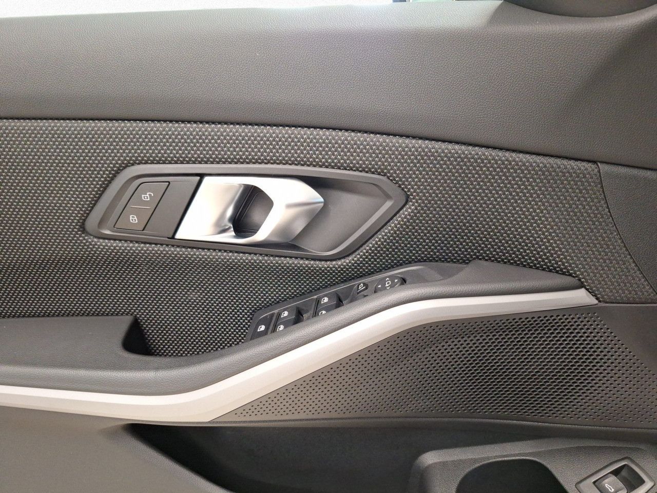 BMW 320d xDrive Limousine - Samsaru's Car Outlet