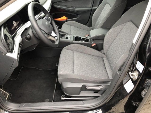 Volkswagen Golf VIII 1.5 TSI Move - Samsaru's Car Outlet