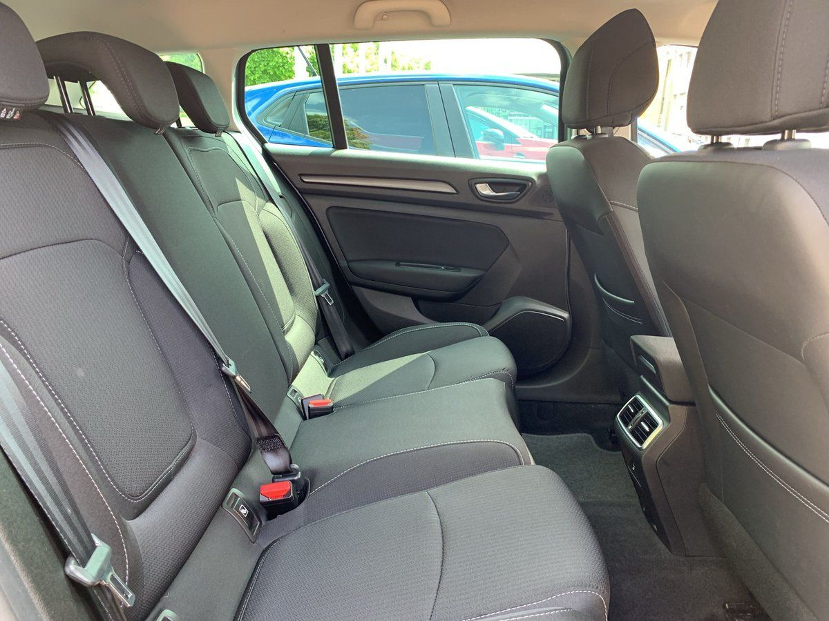 Renault Megane Grandtour ZEN E-TECH Plug-in - Samsaru's Car Outlet