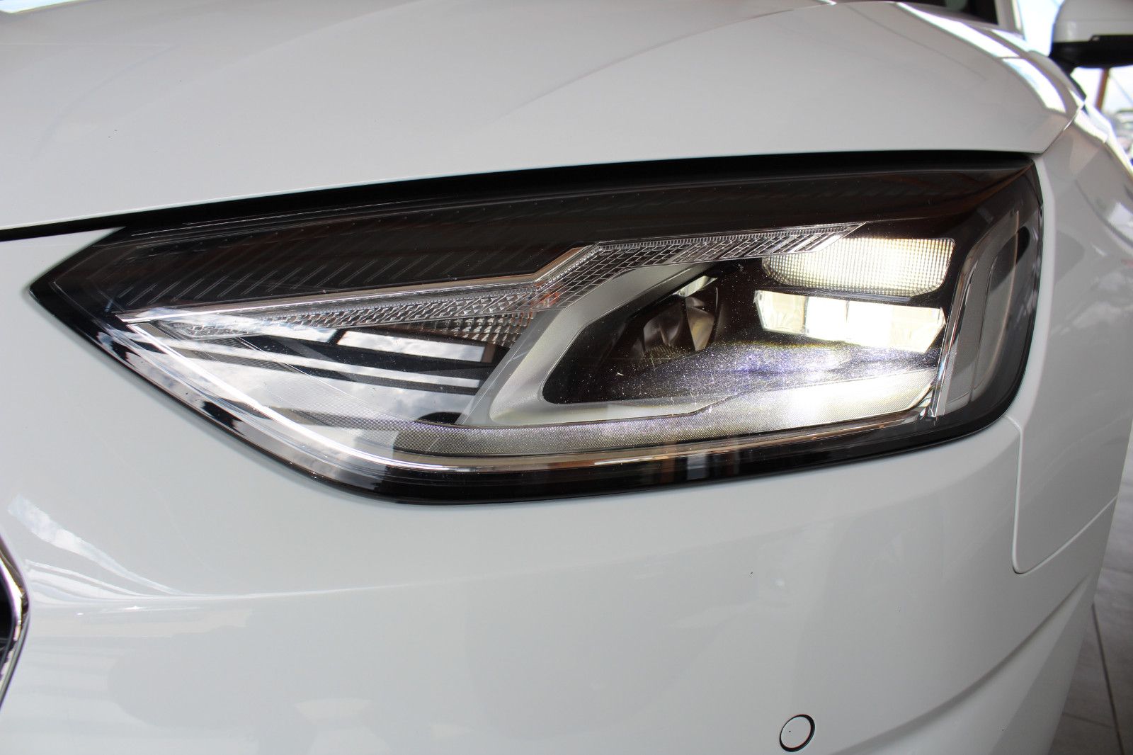 Audi A4 Avant 40 TDI S tronic - Samsaru's Car Outlet