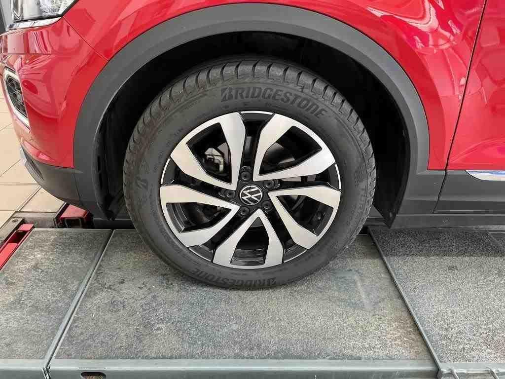 Volkswagen T-Roc 1.5 TSI Active DSG - Samsaru's Car Outlet