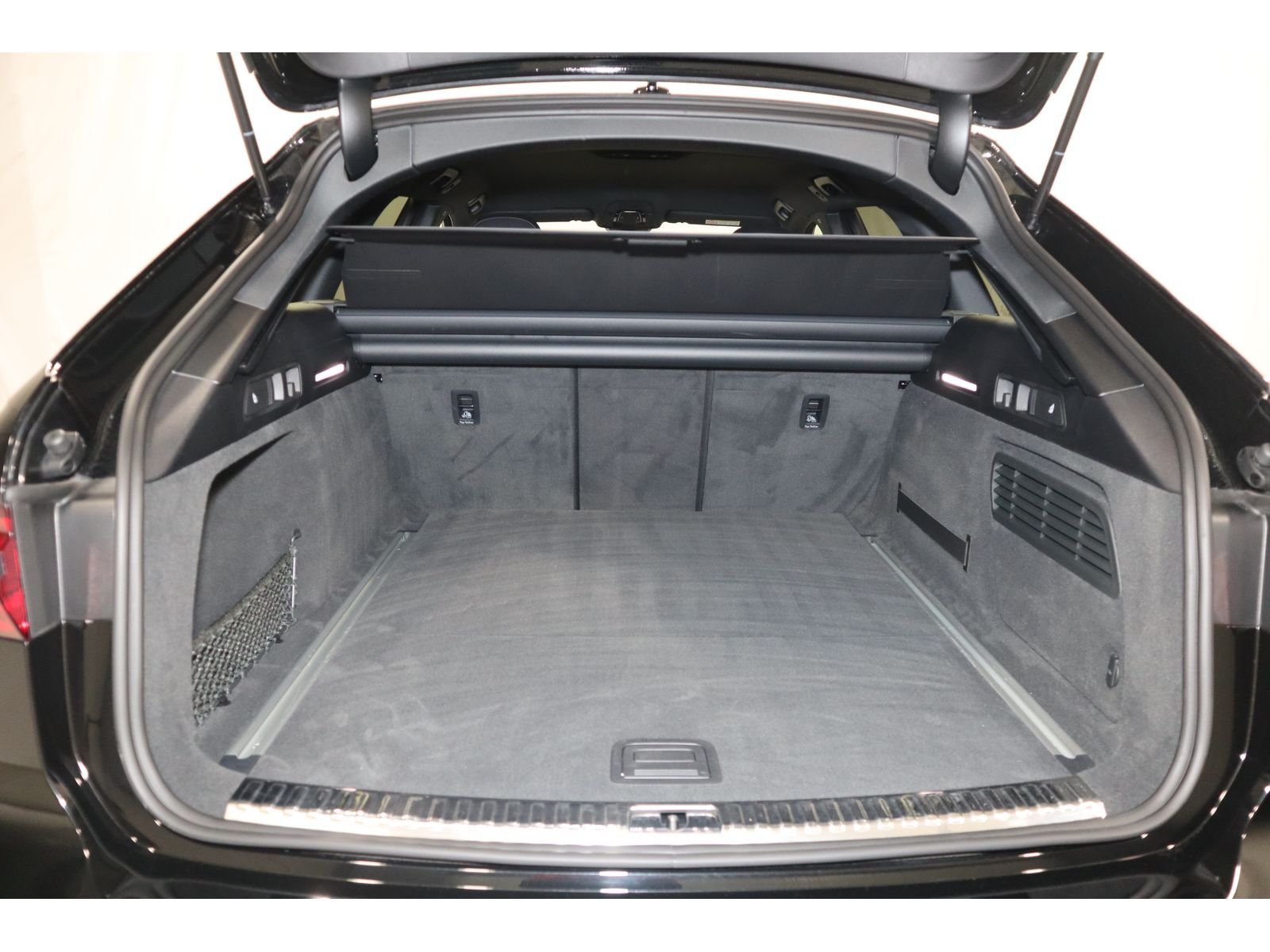 Audi A6 Avant 40 TDI advanced - Samsaru's Car Outlet