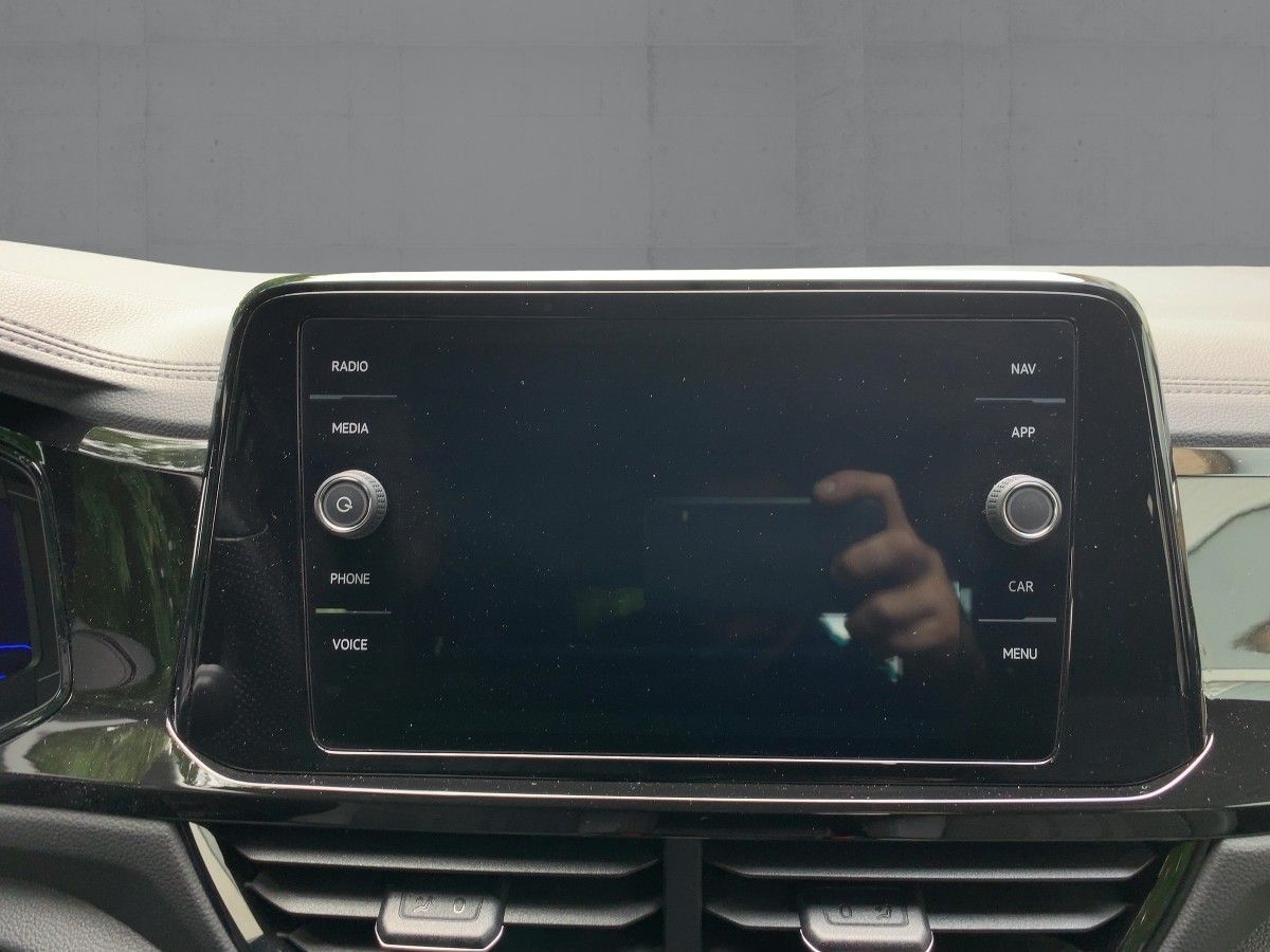 Volkswagen T-Roc 1.5 TSI DSG R-LINE - Samsaru's Car Outlet