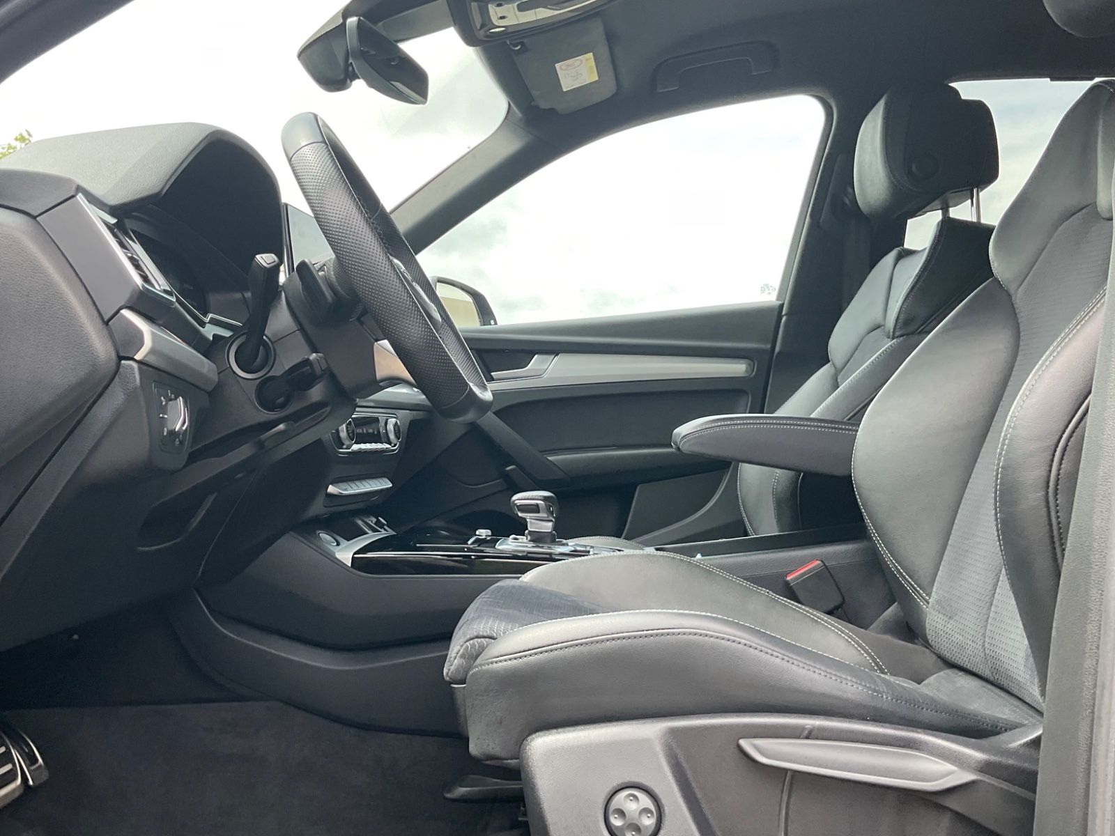 Audi Q5 40 TDI quattro S line - Samsaru's Car Outlet