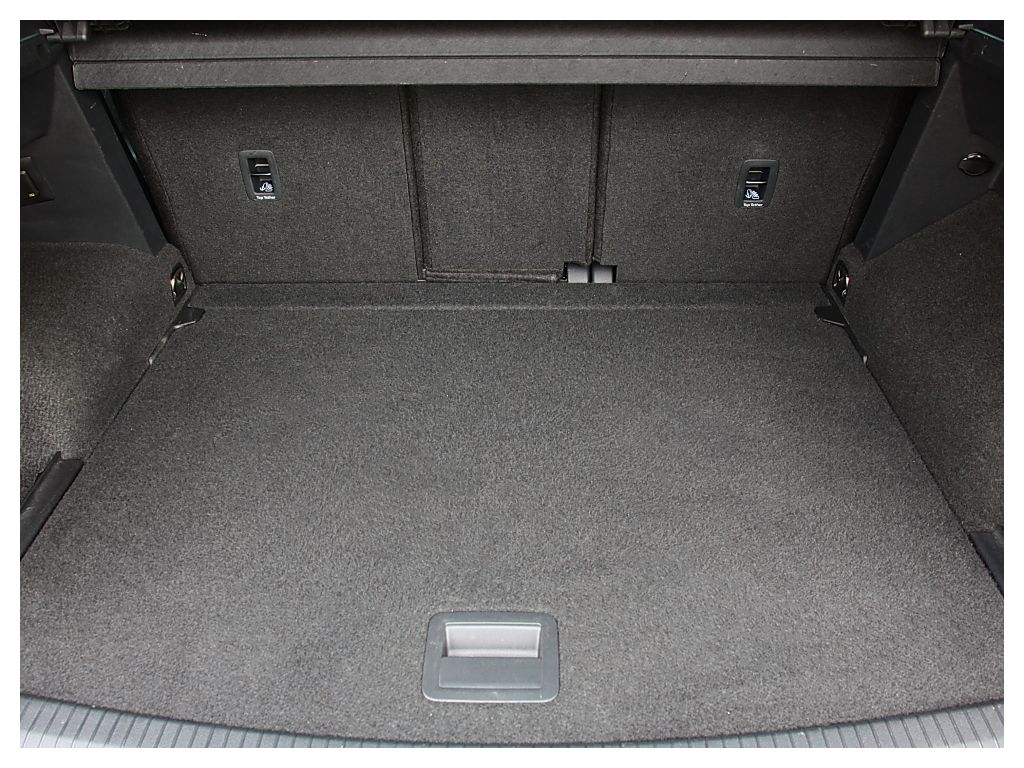 Volkswagen Tiguan R-Line - Samsaru's Car Outlet