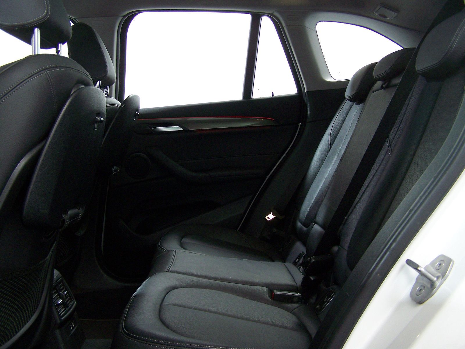 BMW X1 xDrive 20 d xLine - Samsaru's Car Outlet