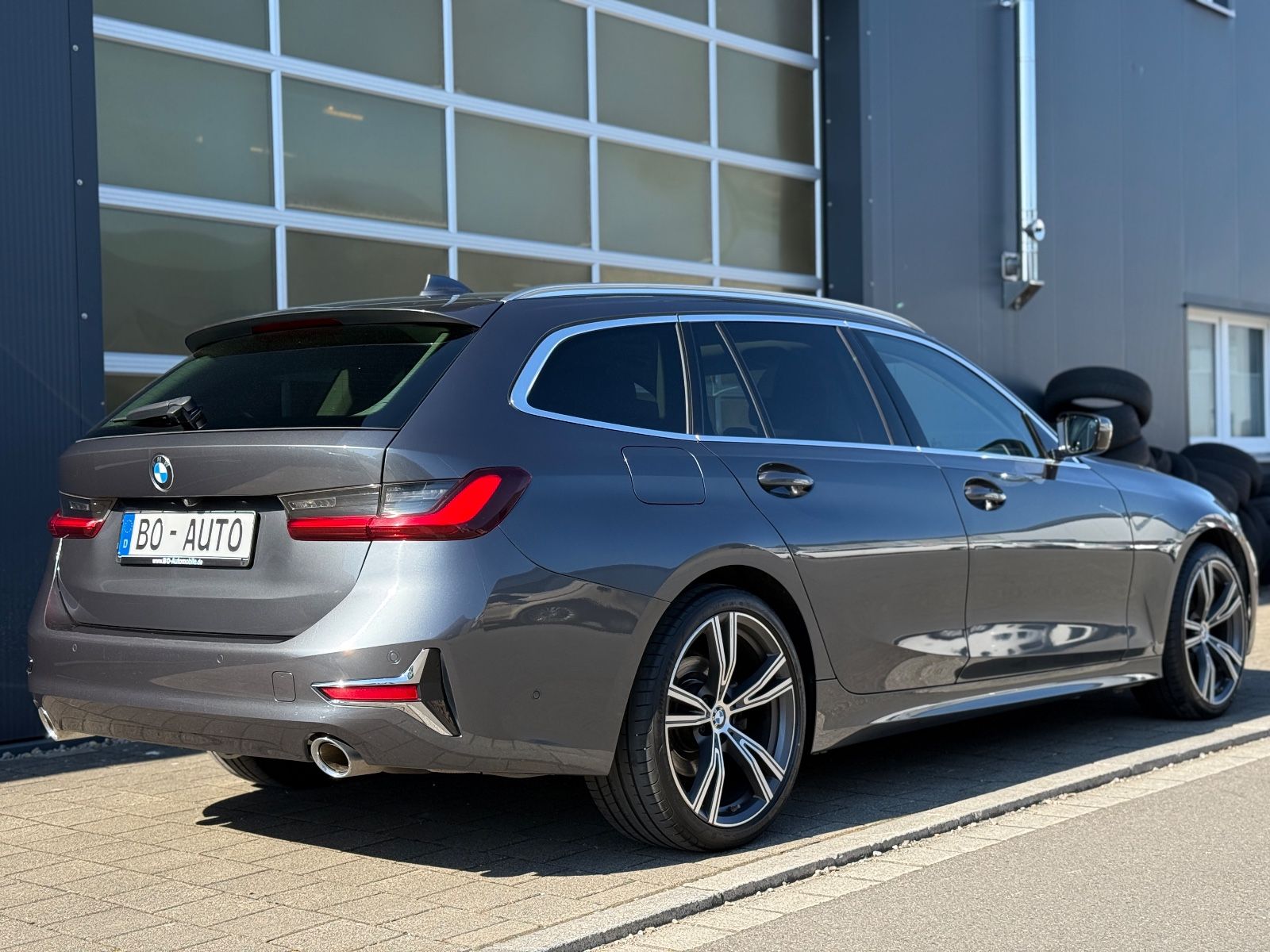 BMW 320 d xDrive LUXURY - Samsaru's Car Outlet