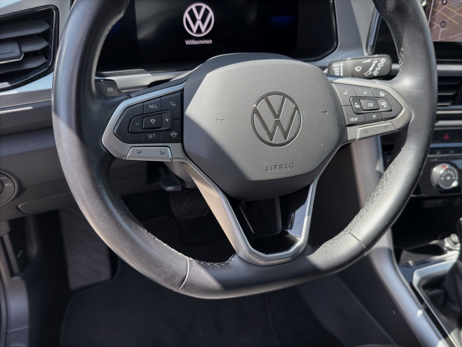 Volkswagen T-Roc 1.5 TSI DSG LIFE - Samsaru's Car Outlet