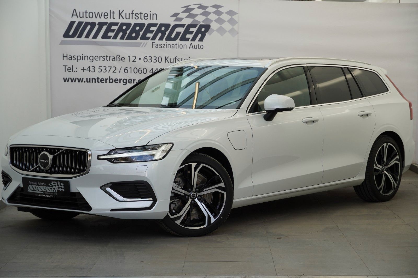 Volvo V60 Kombi Plus Bright Recharge Plug-In Hybrid AW