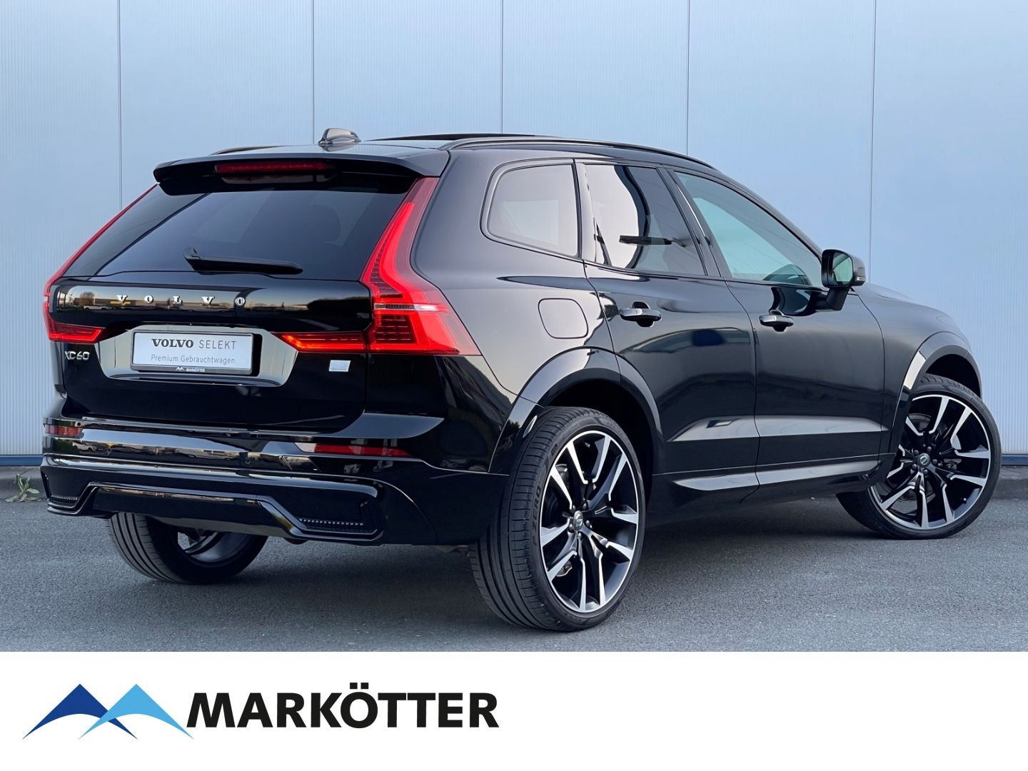 Volvo XC60 T8 AWD Recharge Ultimate Dark - Samsaru's Car Outlet