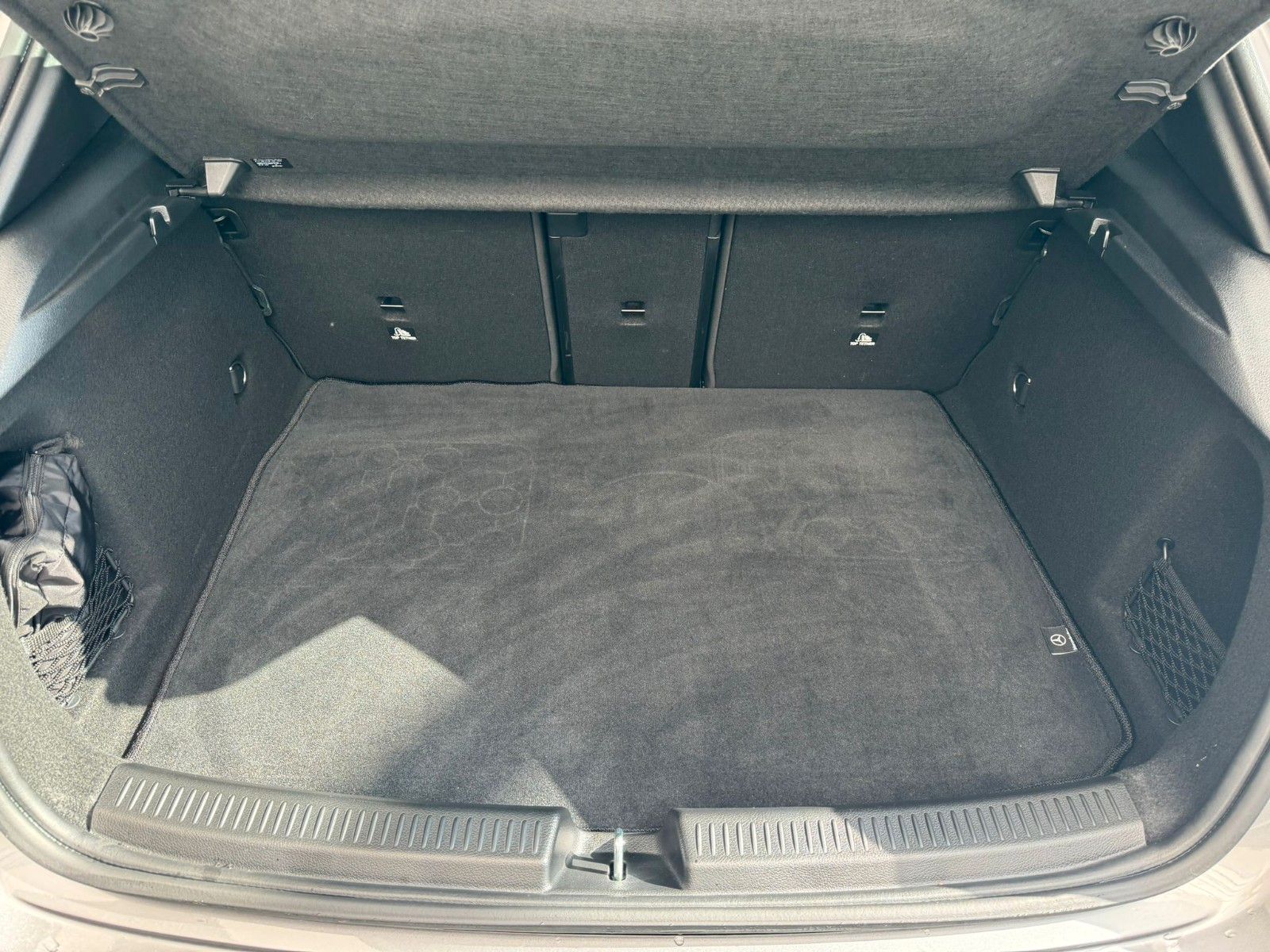 Mercedes-Benz A200 Progressive Advanced Plus - Samsaru's Car Outlet