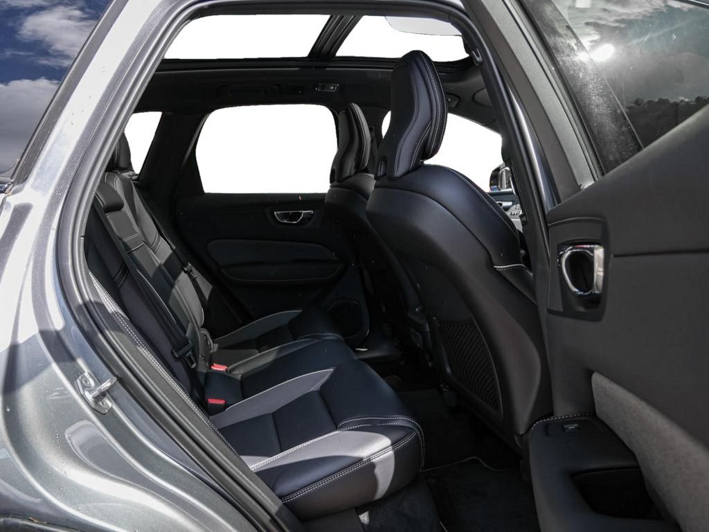 Volvo XC60 T4 R-Design Geartronic - Samsaru's Car Outlet