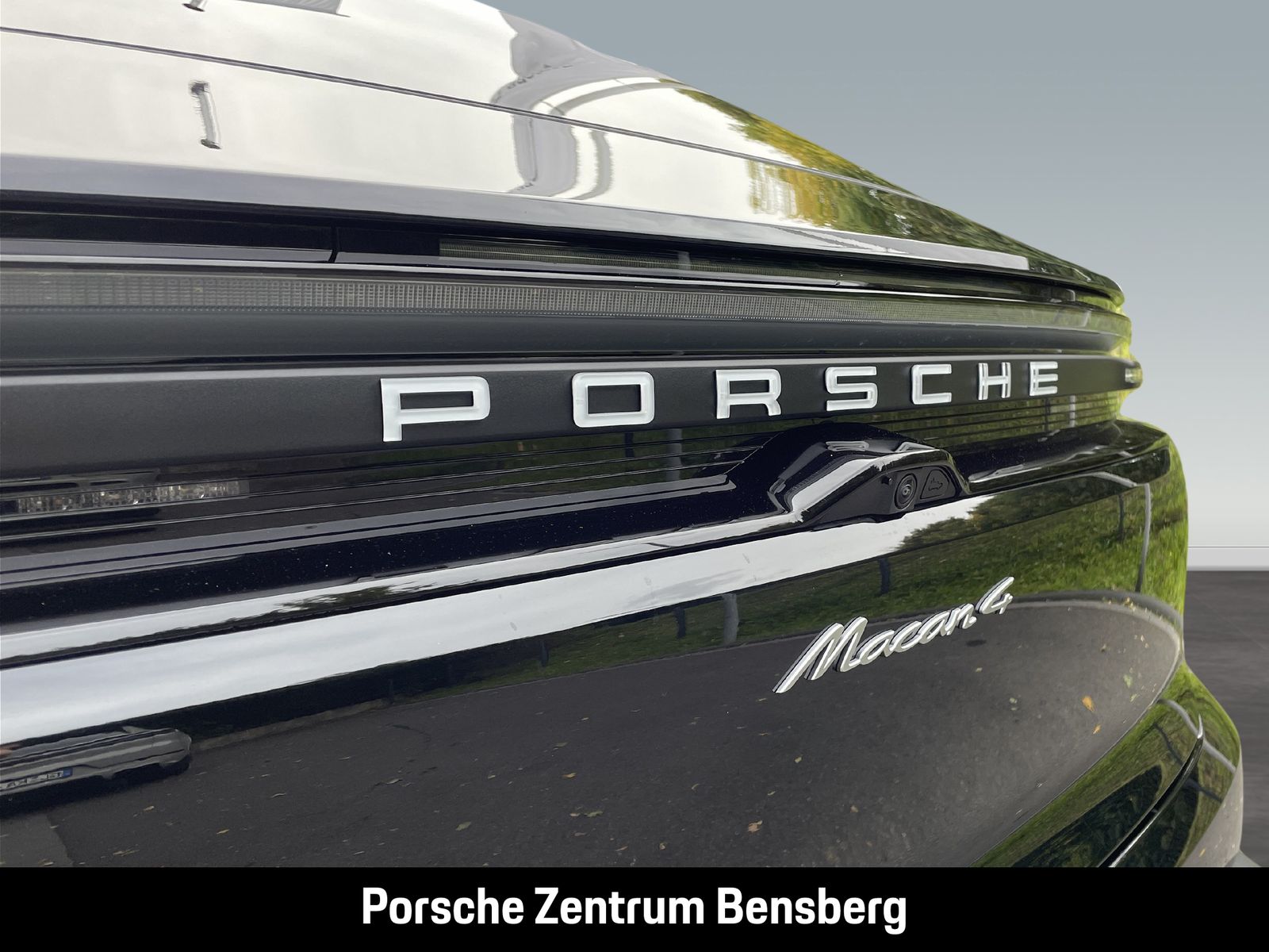 Porsche Macan Electric 4