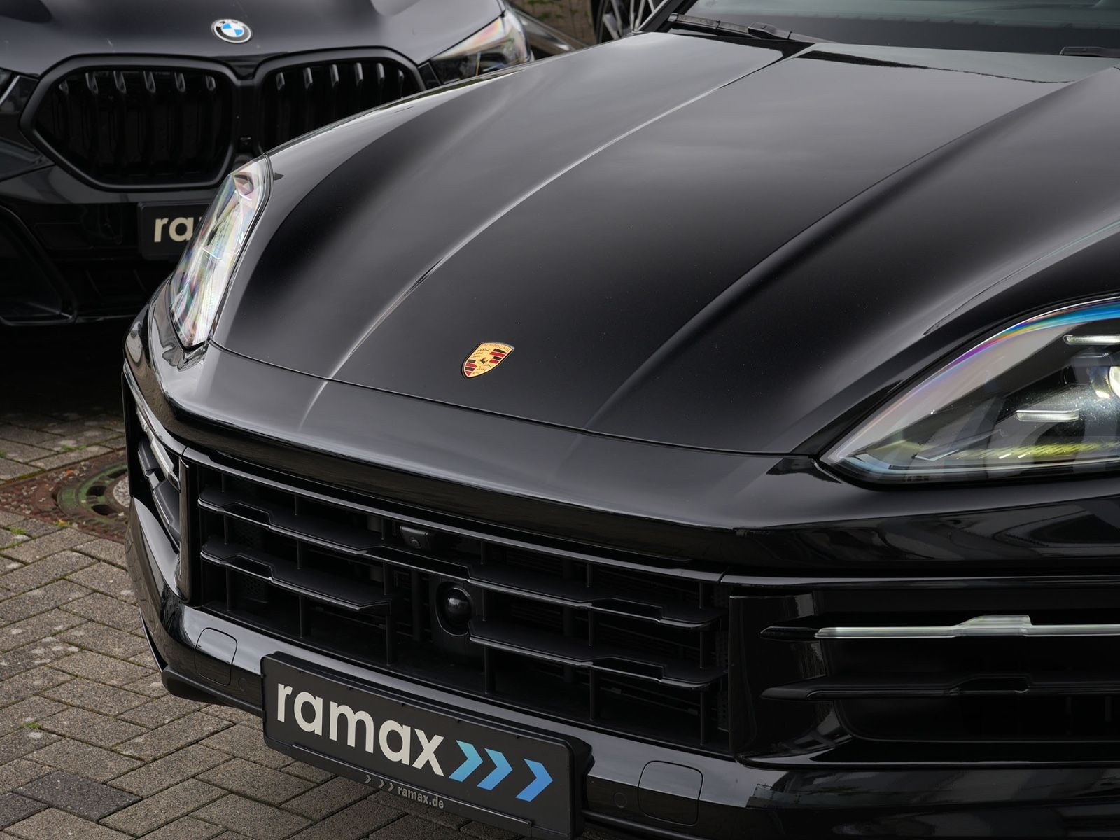 Porsche E-Hybrid MY24-INNODRIVE-ACC-LUFTF.-PANO-BOSE-RS