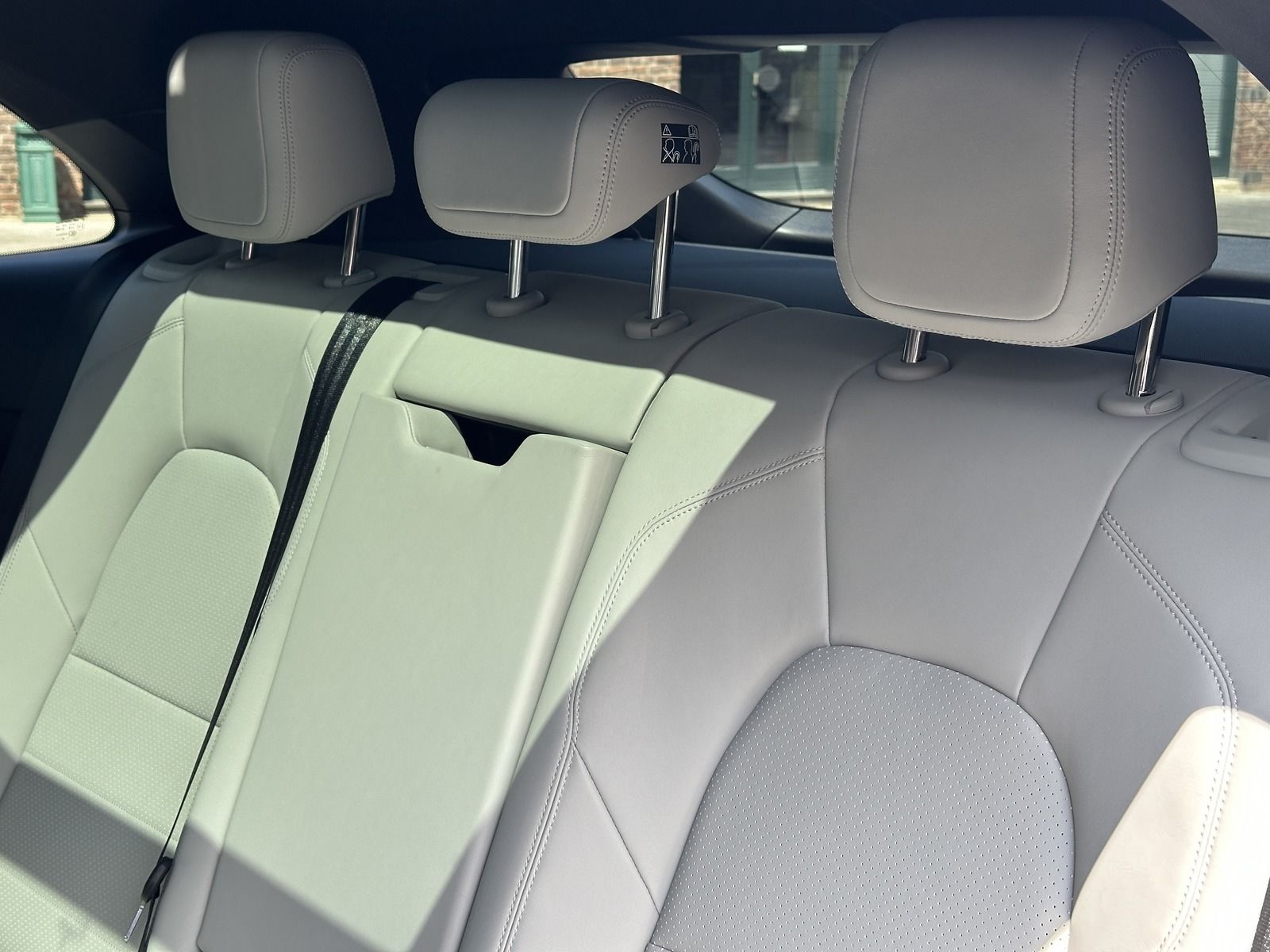 Porsche Macan 4 Exclusive - Samsaru's Car Outlet