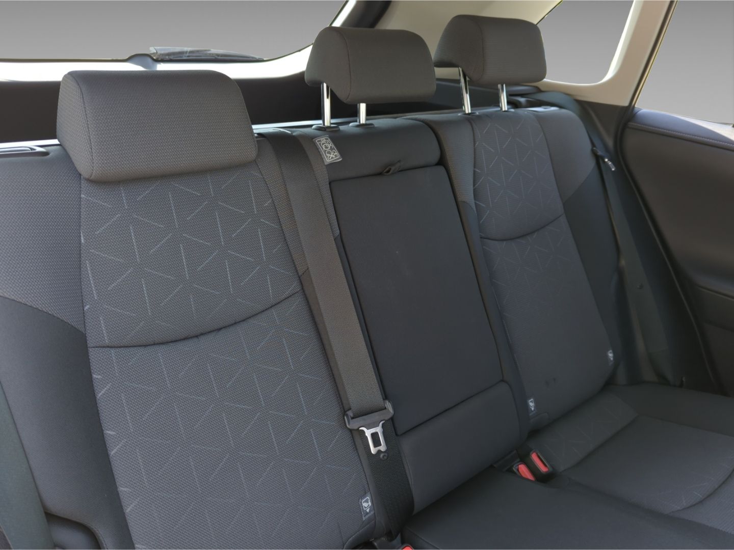 Toyota RAV 4 Hybrid 4x4 - Samsaru's Car Outlet