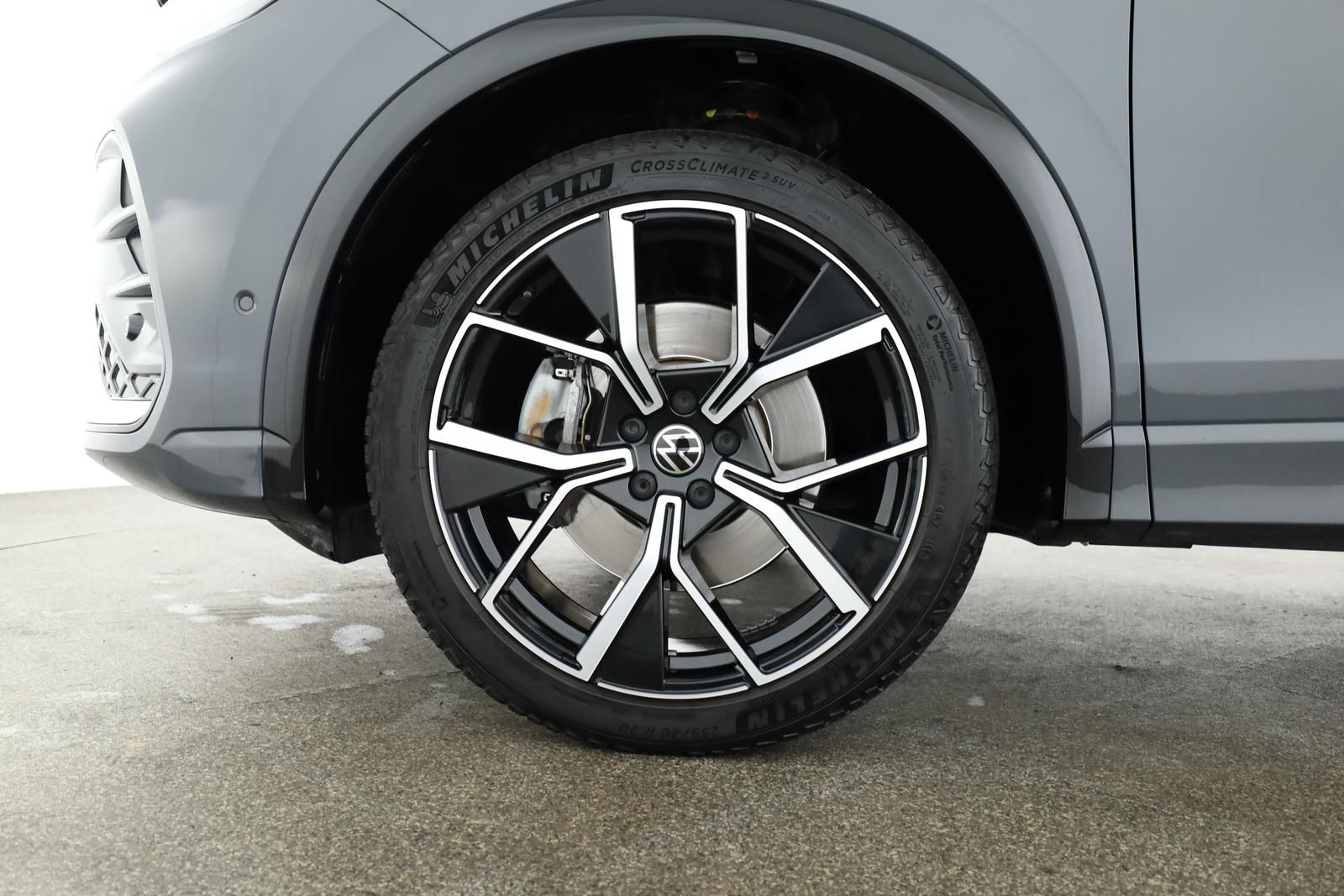 Volkswagen Tiguan 2.0 TDI 4M DSG R-Line Leder Pano Navi 360
