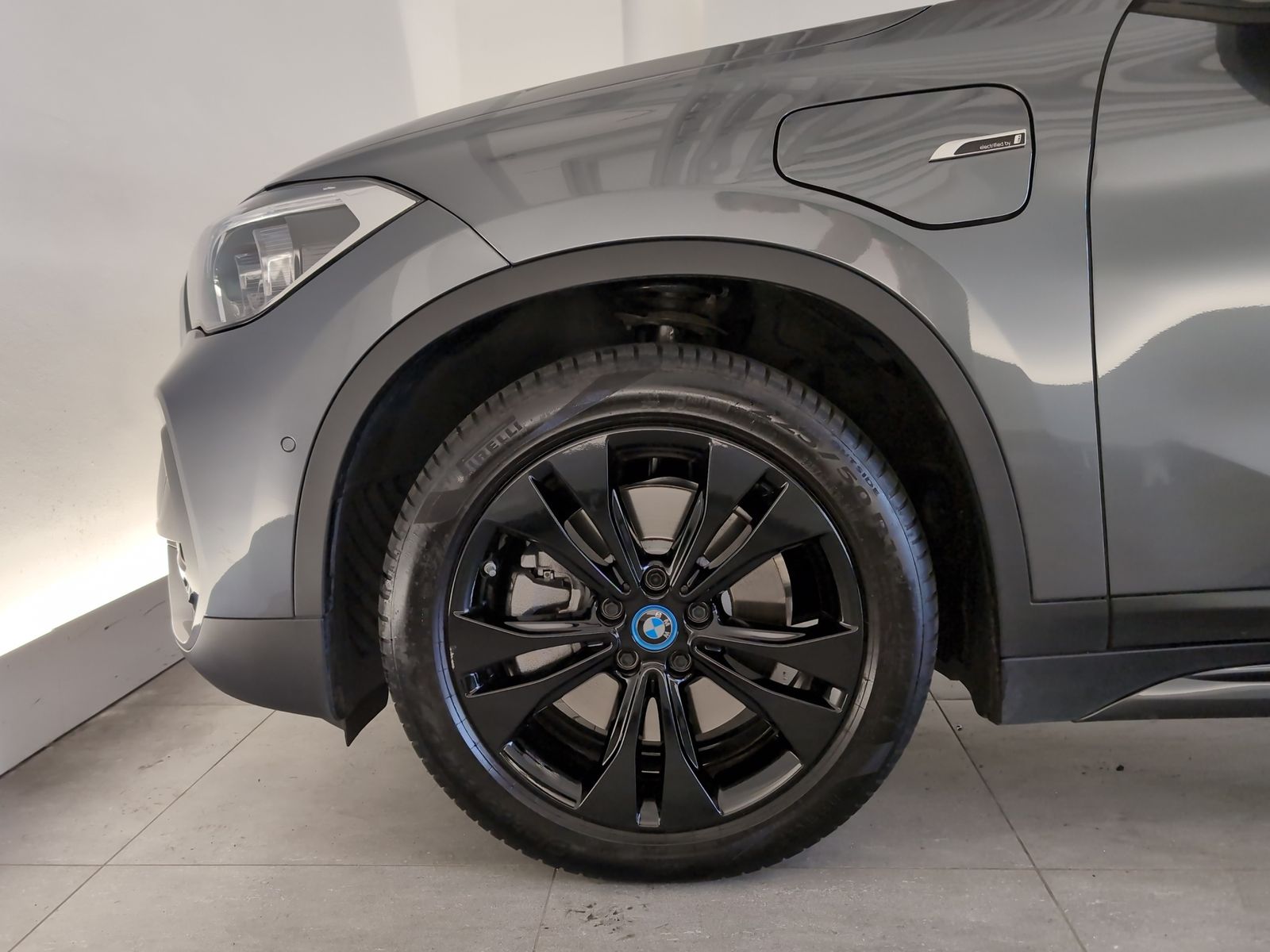BMW X1 xDrive25e Sport Line - Samsaru's Car Outlet
