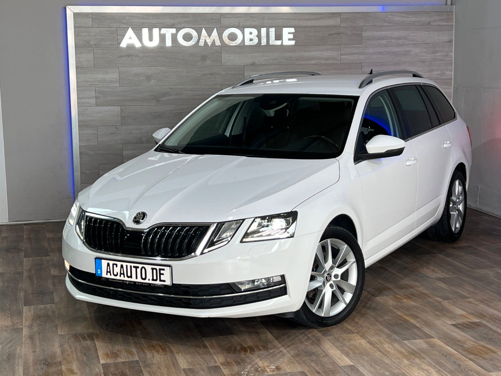 Skoda Octavia Combi Premium Edition - Samsaru's Car Outlet