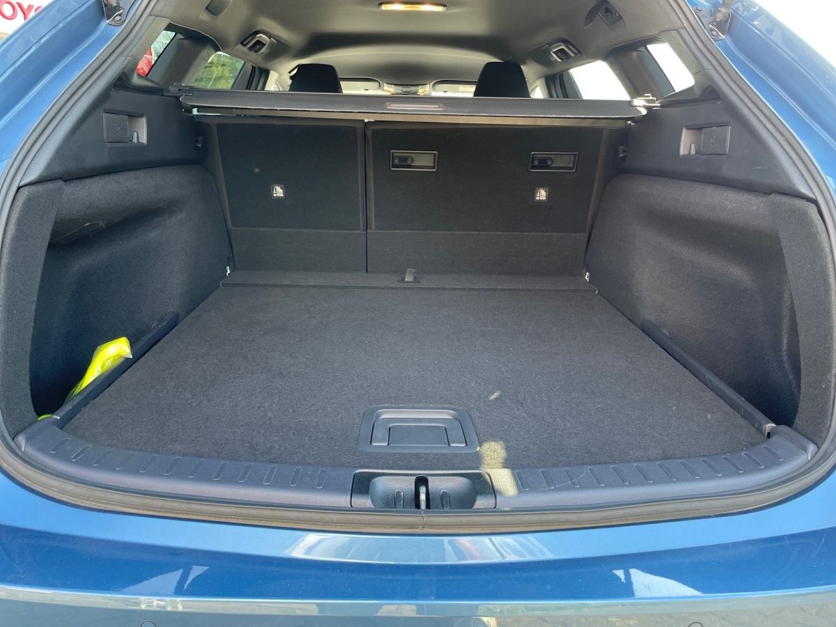 Toyota Corolla Touring Sports Hybrid - Samsaru's Car Outlet