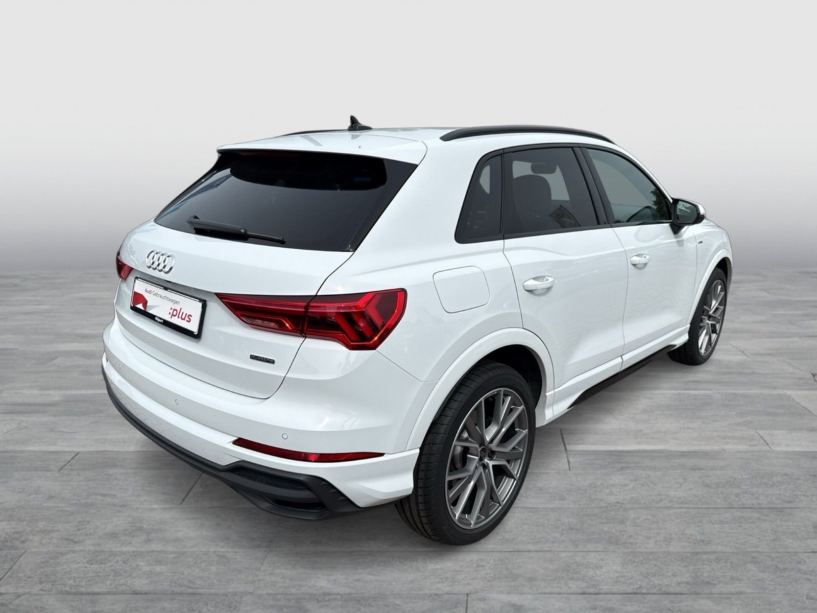 Audi Q3 40 quattro S LINE STANDHZ. AHK 360°CAM LM20
