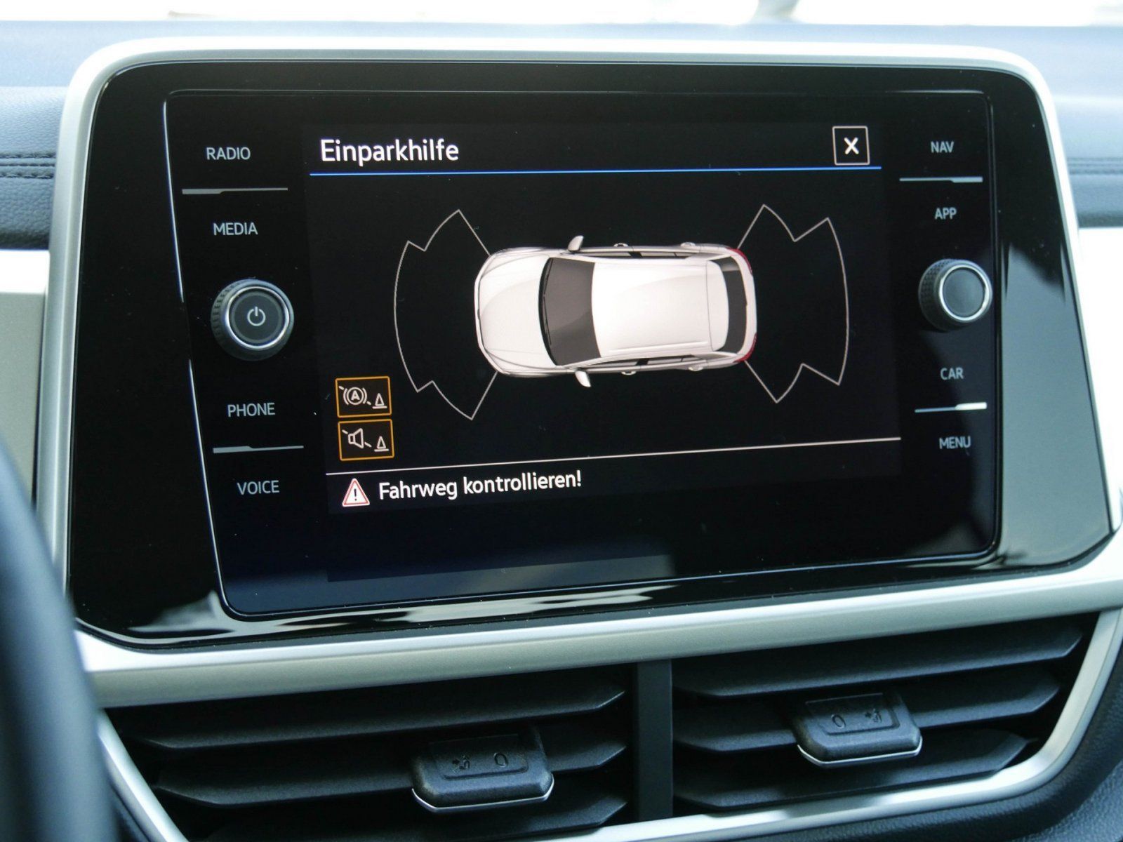 Volkswagen T-Roc MOVE 1.0 TSI - Samsaru's Car Outlet