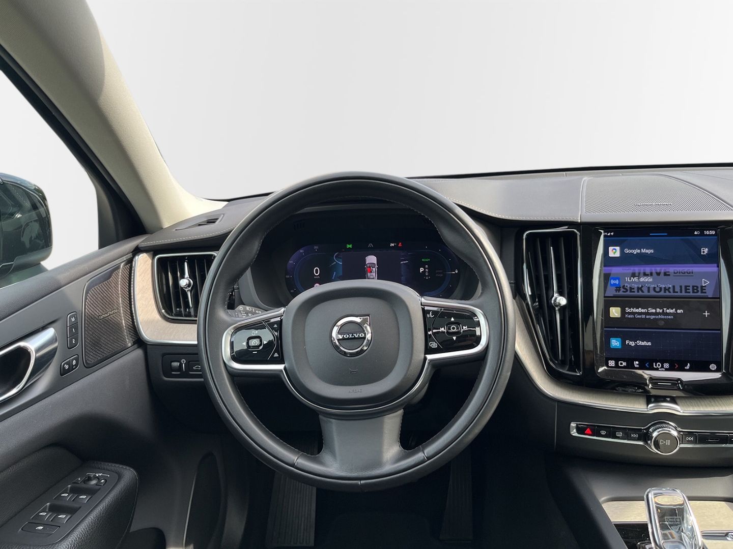Volvo XC60 Recharge T6 AWD Inscription - Samsaru's Car Outlet