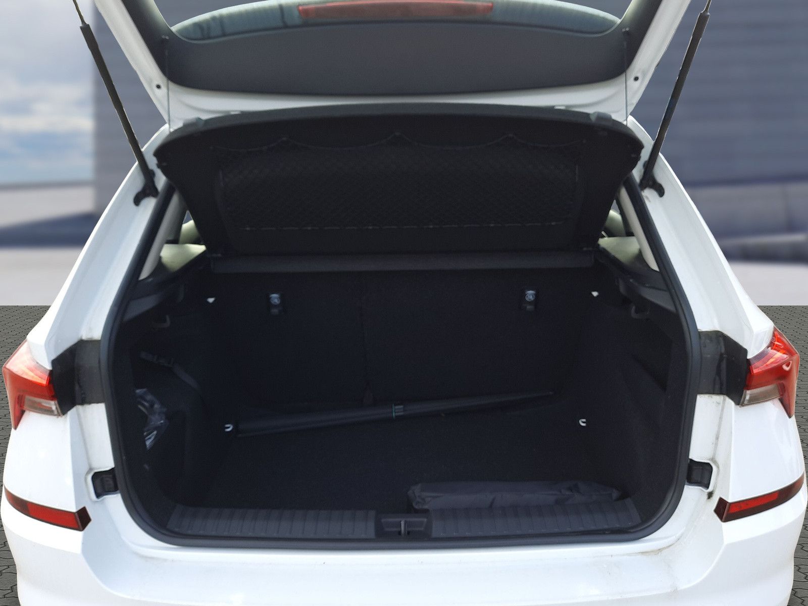 Skoda Kamiq 1.0 TSI Ambition - Samsaru's Car Outlet