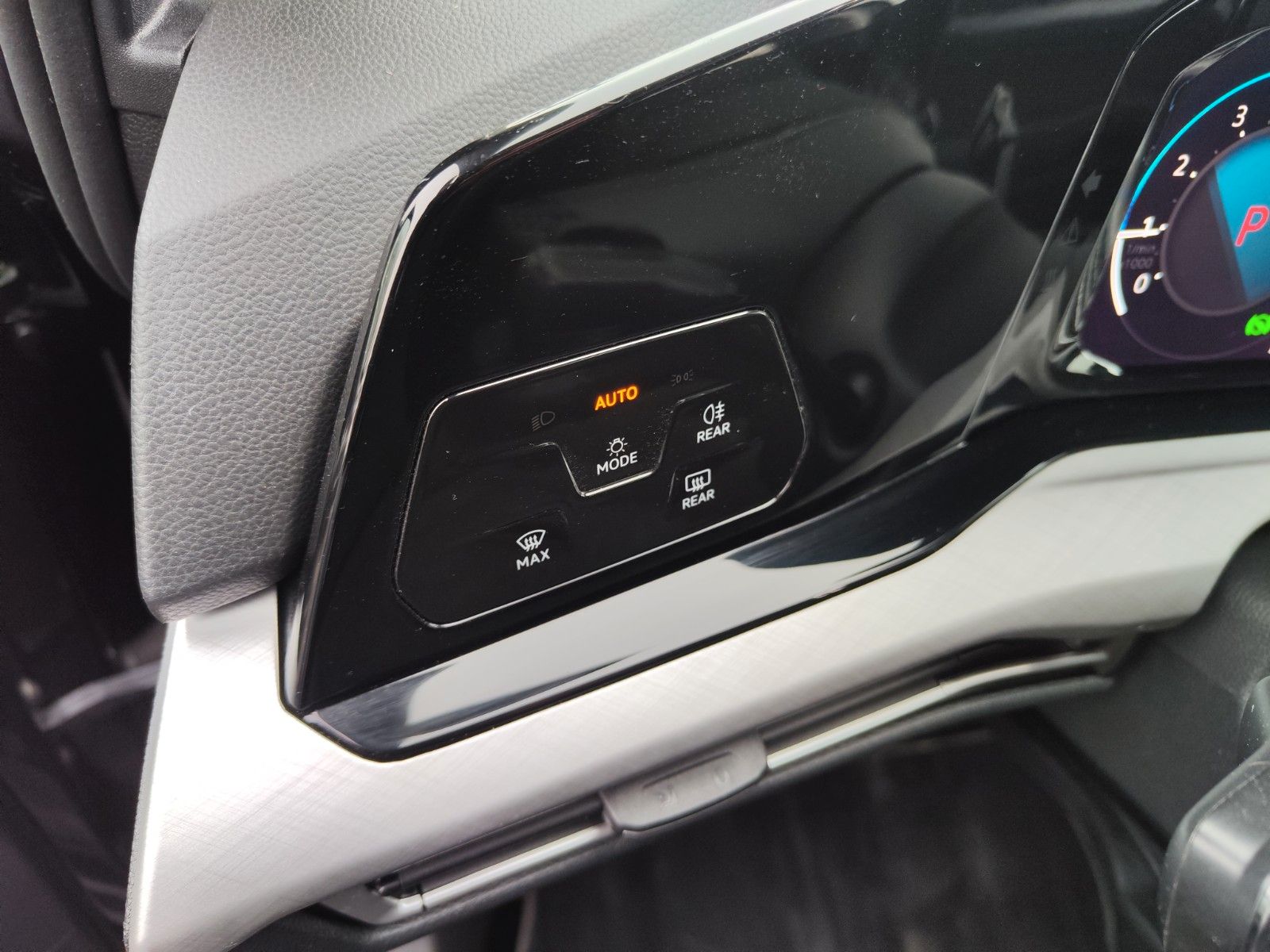 Volkswagen Golf VIII Variant Life eTSI DSG - Samsaru's Car Outlet