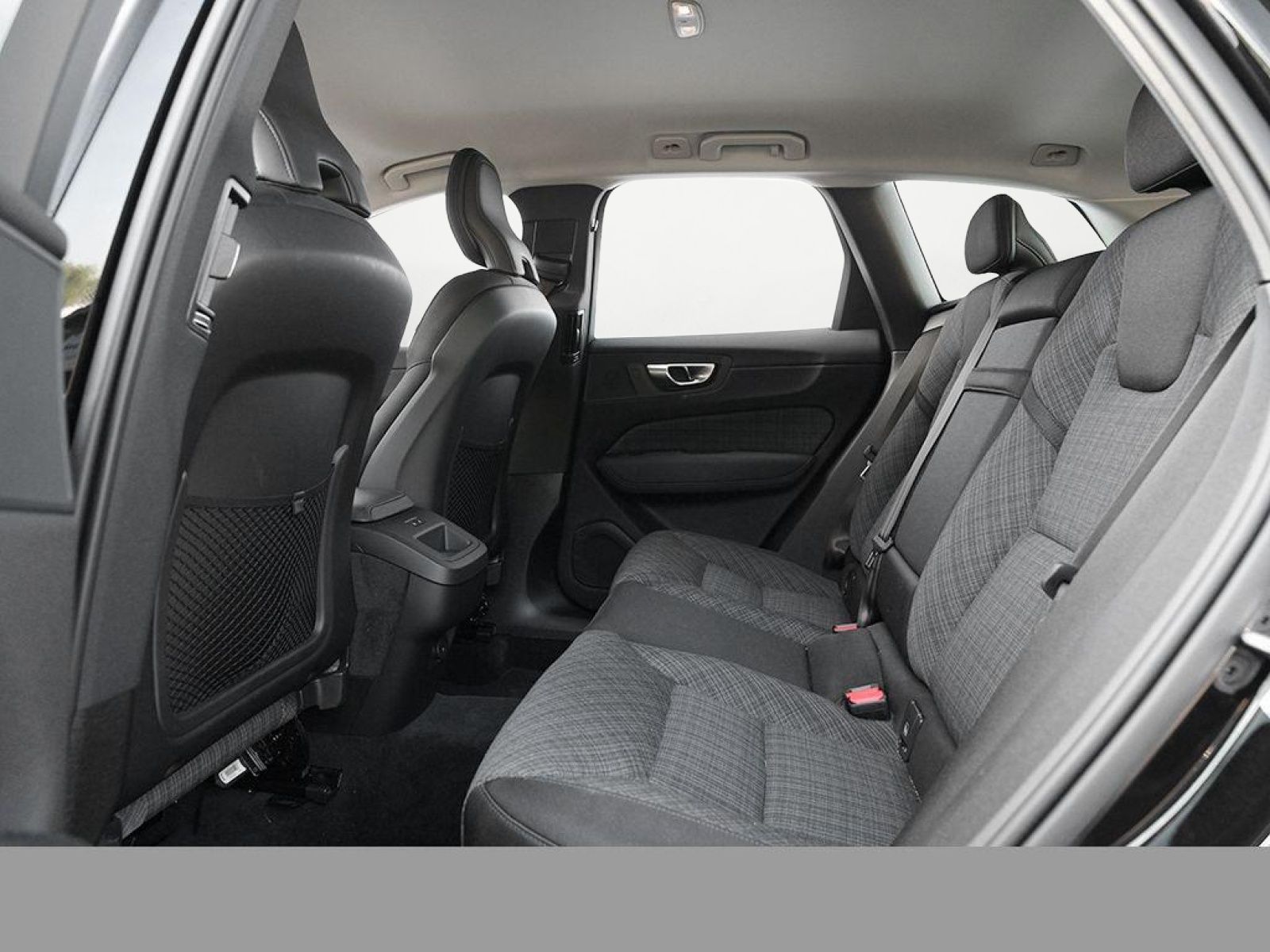 Volvo XC60 B4 Core - Samsaru's Car Outlet
