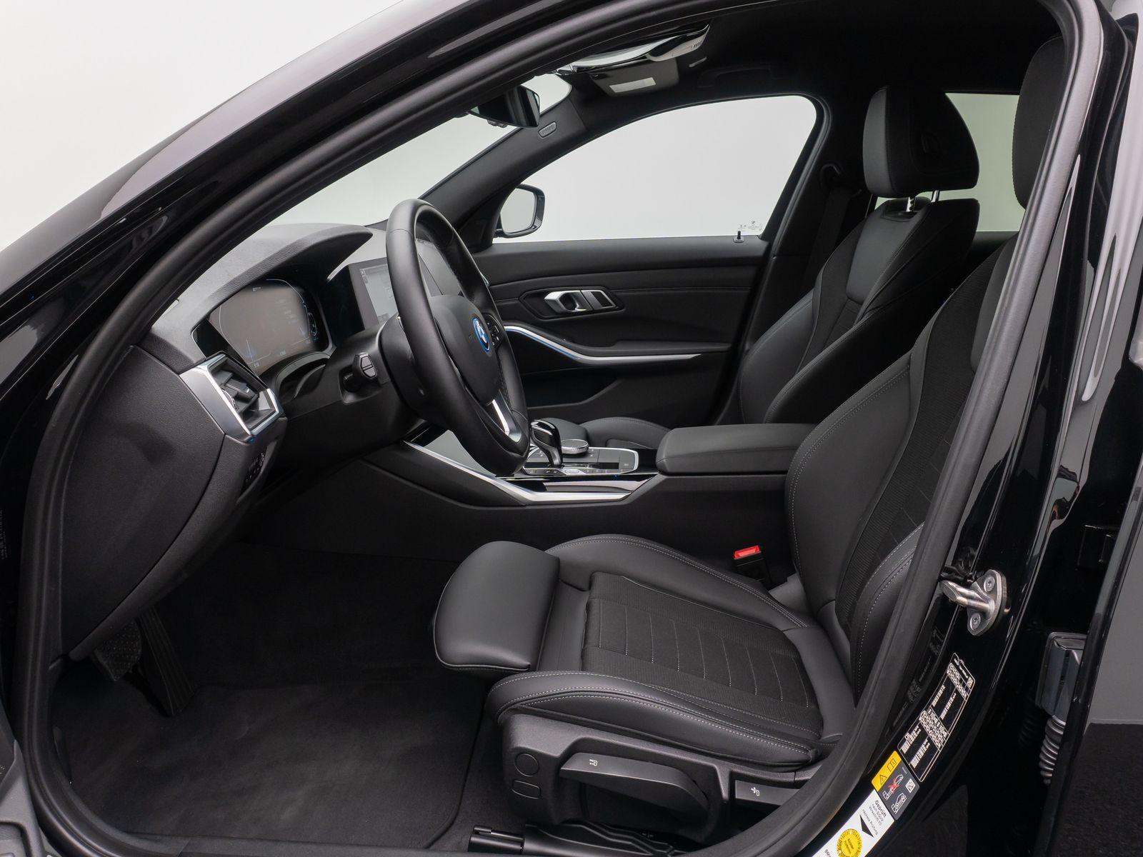 BMW 320e Sport Line - Samsaru's Car Outlet